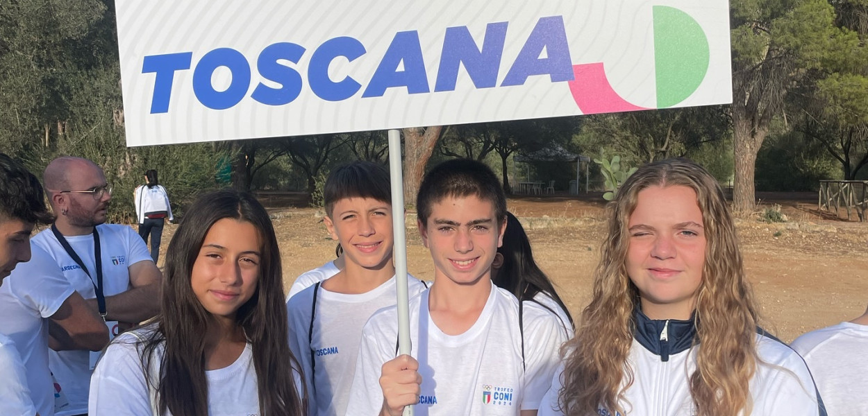 Pietro Gelli assieme ai compagni della Toscana