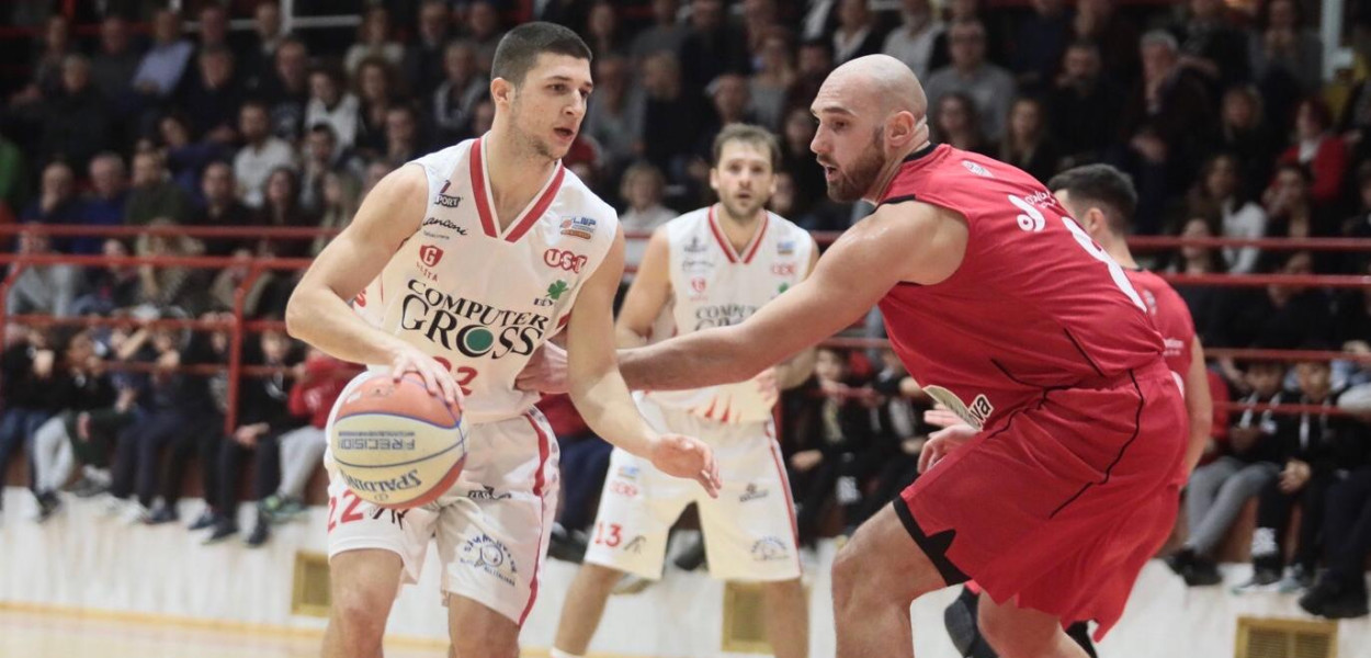 Lorenzo Raffaelli nel match di andata