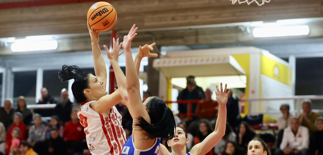 Liga Vente (foto Alexander Putnam)