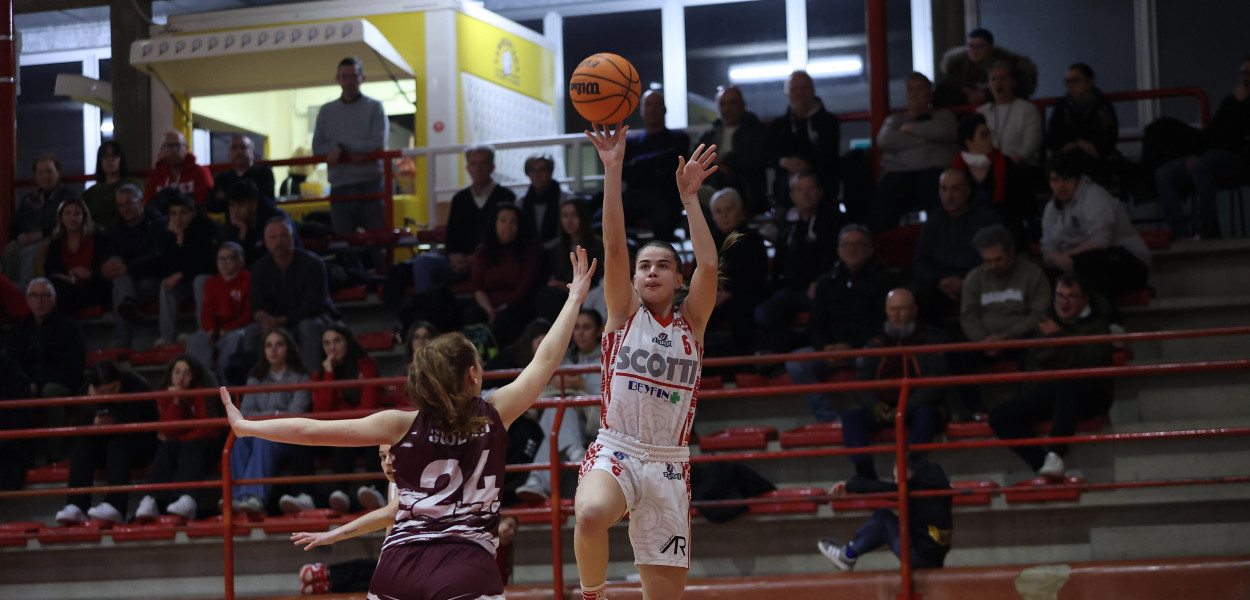 Capitan Irene Ruffini (foto Alexander Putnam)
