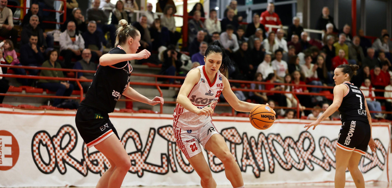 Liga Vente (foto Alexander Putnam)