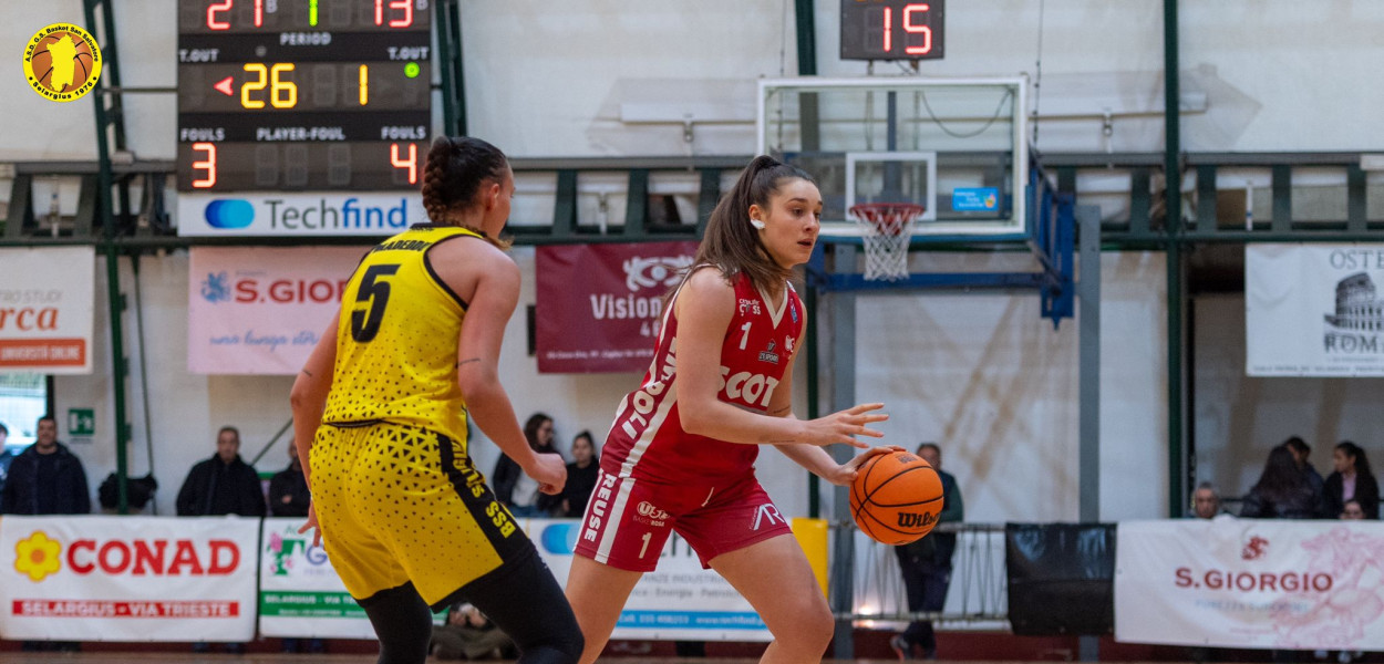 La giovane pivot Elisa Leghissa