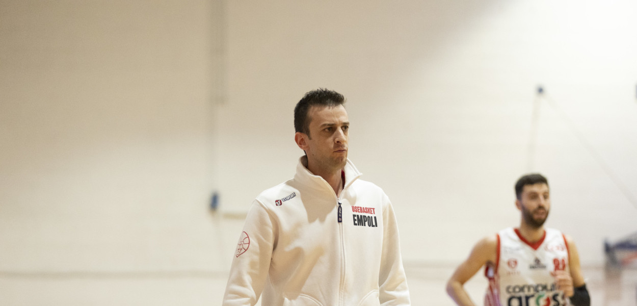 Coach Luca Valentino