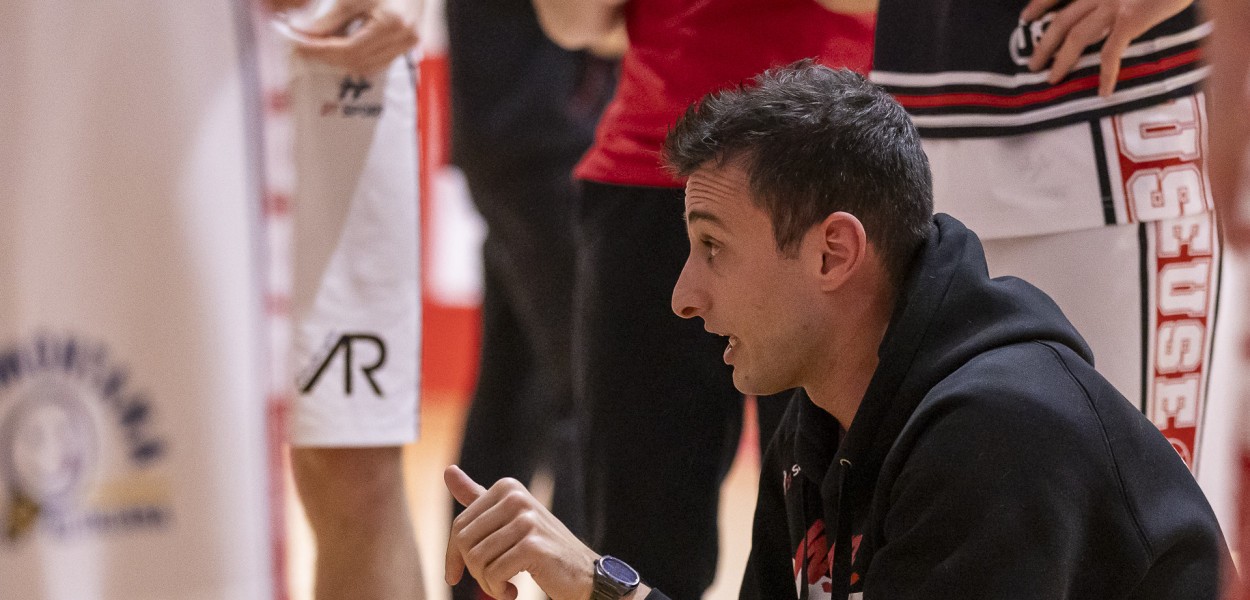Coach Luca Valentino