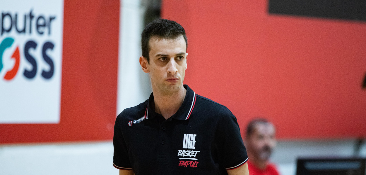 Coach Luca Valentino
